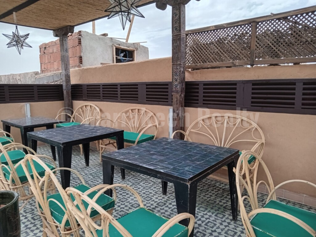 7 bedrooms new guest house: ready for his new owner