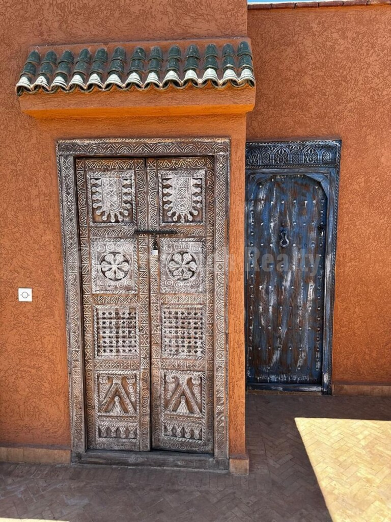 9 bedrooms riad for sale in the best neighborhood of Marrakech