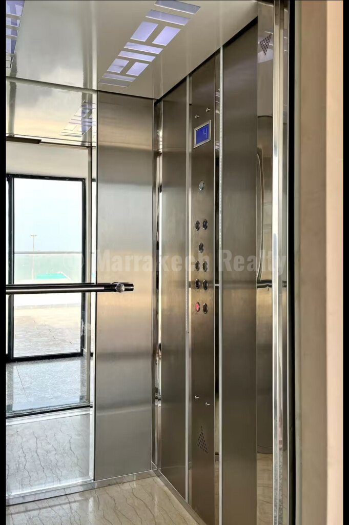 Magnificent Penthouse with sea View.