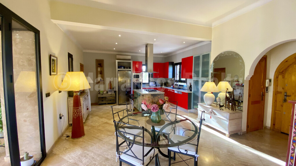 Tres belle villa avec piscine dans un domaine à 20 mn de Marrakech