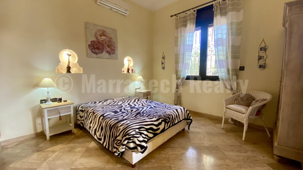 Tres belle villa avec piscine dans un domaine à 20 mn de Marrakech