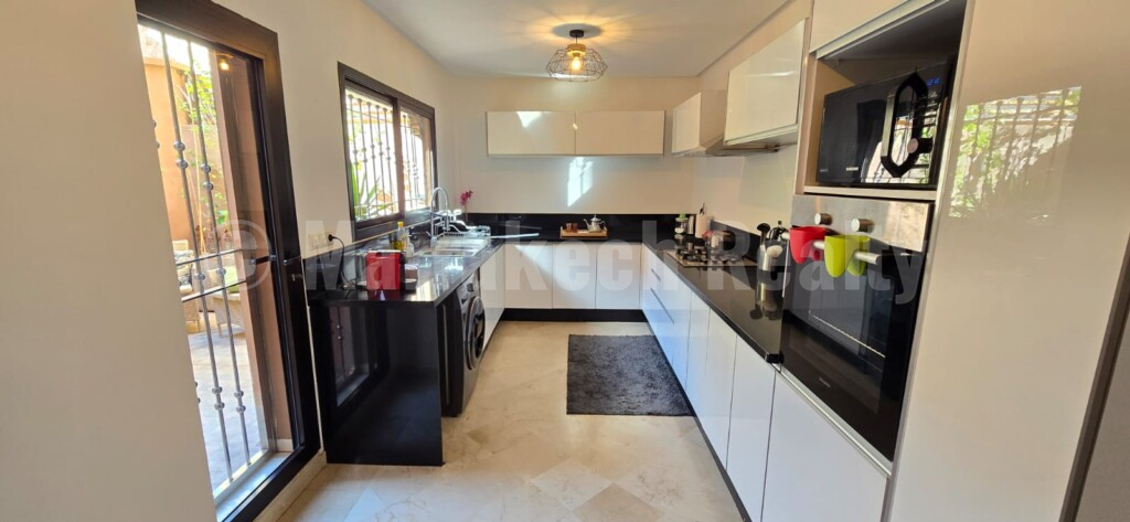 Superb 181 sqm duplex sold furnished at Hivernage