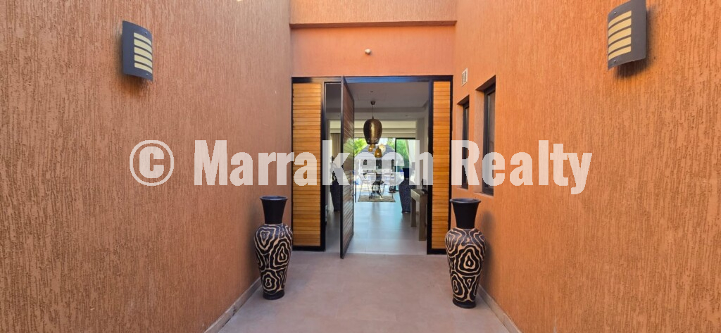 Sublime single-storey villa with 5 suites and a large swimming pool