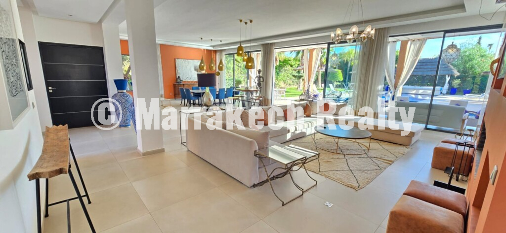 Sublime single-storey villa with 5 suites and a large swimming pool