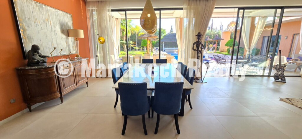 Sublime single-storey villa with 5 suites and a large swimming pool