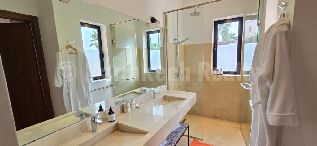 Villa contemporaine de 440 m2 avec belles prestations