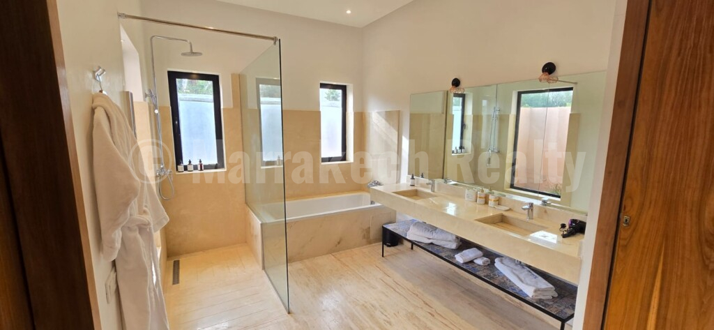 Villa contemporaine de 440 m2 avec belles prestations