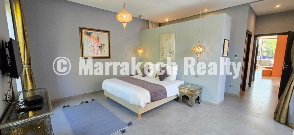 Sublime single-storey villa with 5 suites and a large swimming pool