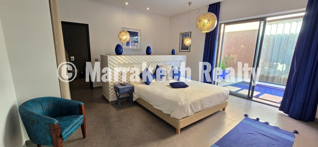 Sublime single-storey villa with 5 suites and a large swimming pool