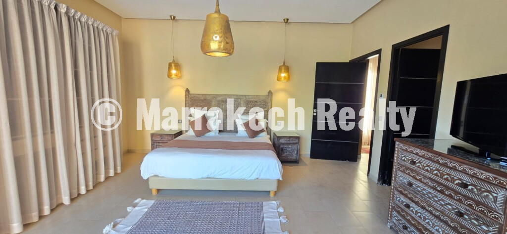 Sublime single-storey villa with 5 suites and a large swimming pool