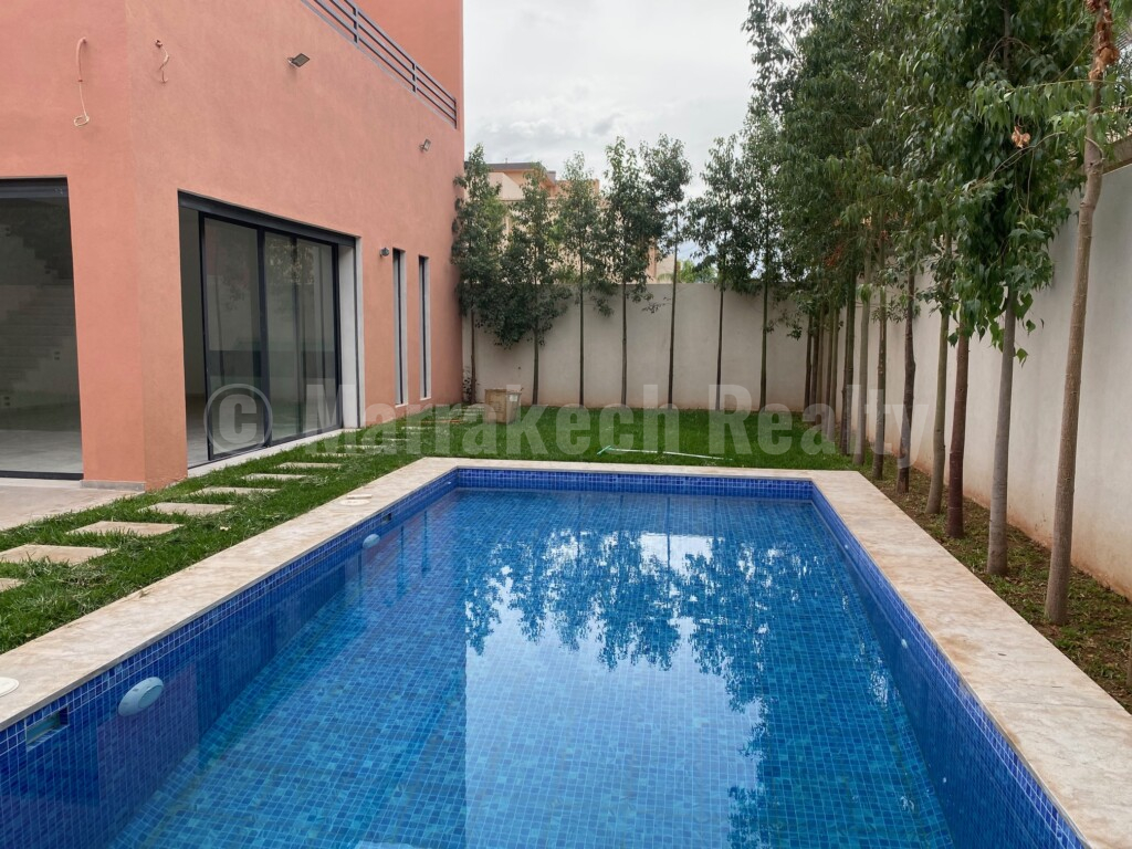 Villa neuve contemporaine avec piscine quartier Agdal