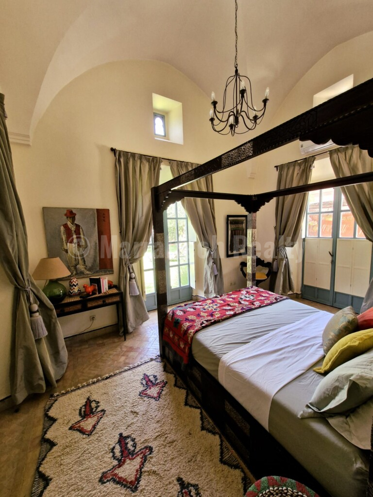 Villa La porte au lion – 3 chambres – grand jardin et grande piscine sans vis-à-vis