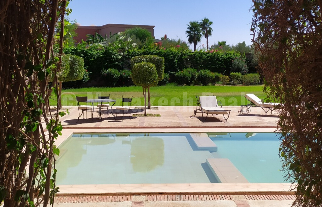 Villa La porte au lion – 3 chambres – grand jardin et grande piscine sans vis-à-vis