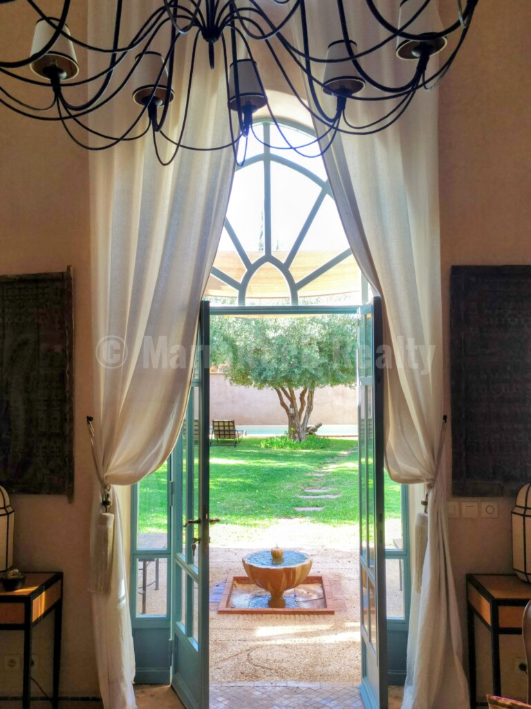 Villa La porte au lion – 3 chambres – grand jardin et grande piscine sans vis-à-vis