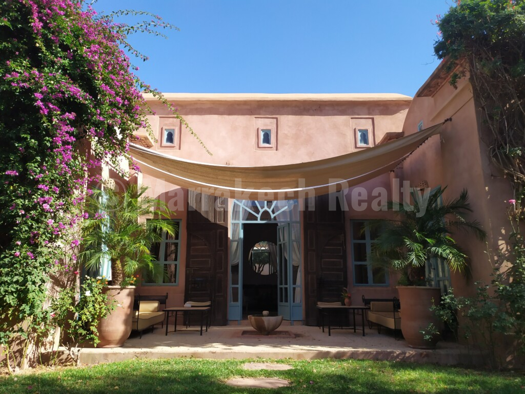 Villa La porte au lion – 3 chambres – grand jardin et grande piscine sans vis-à-vis