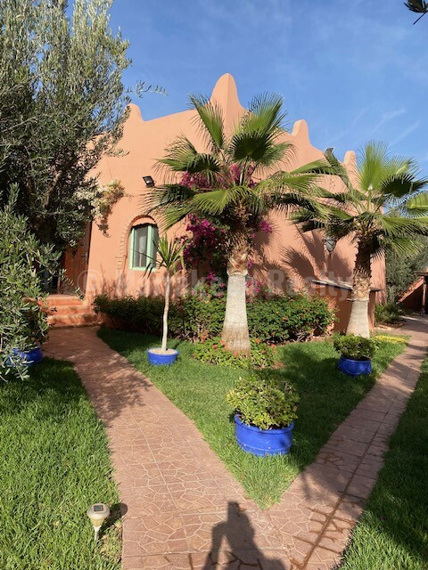 Villa de 145 m² habitable avec piscine nichée dans un écrin de verdure