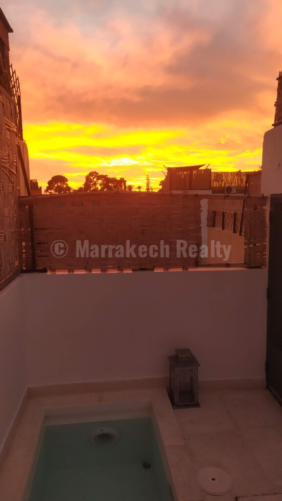 Riad Ker 46 – Medina – 3 bedrooms – Terrace with view of the Koutoubia and plunge pool