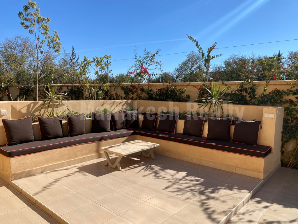 Contemporary 4 bedroom villa on the road to Amizmiz