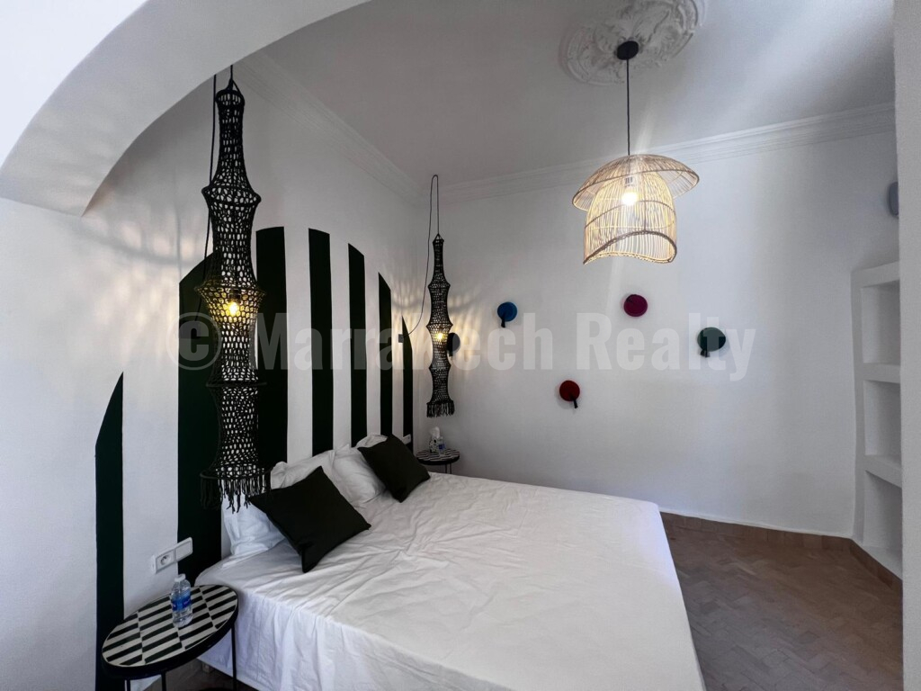 Titled riad with 5 bedrooms, sold furnished, equipped, heated swimming pool