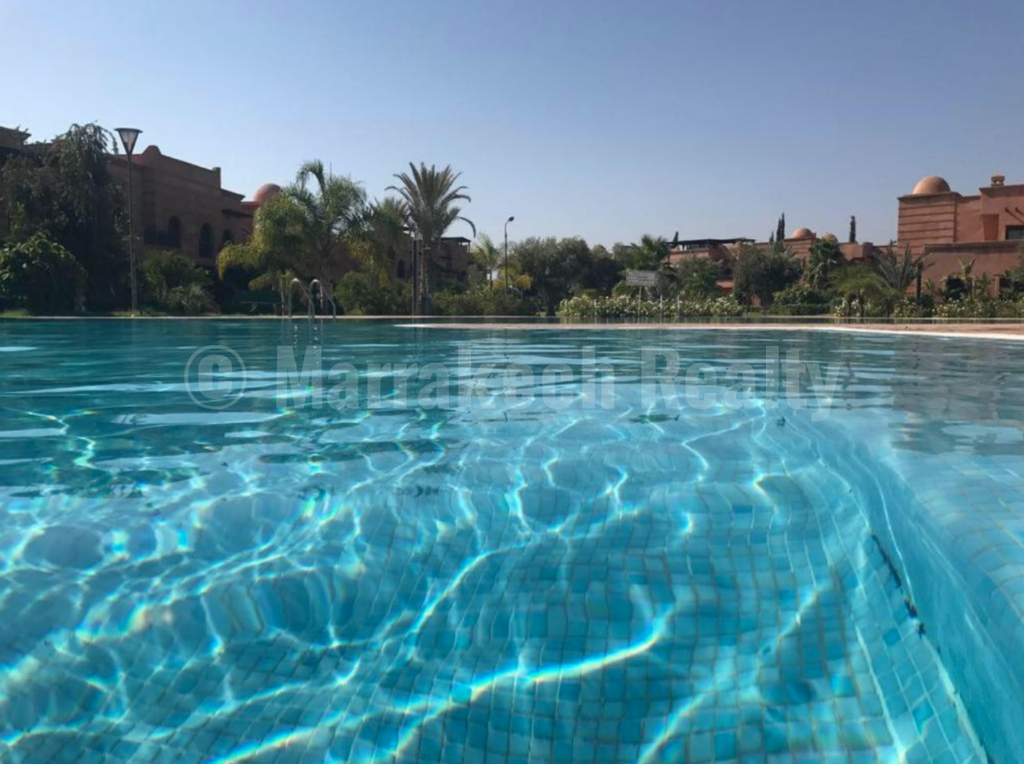 Bel appartement dans résidence sécurisée avec piscine, tout proche de Marrakech