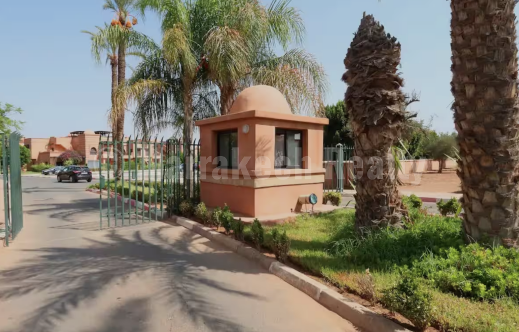 Bel appartement dans résidence sécurisée avec piscine, tout proche de Marrakech