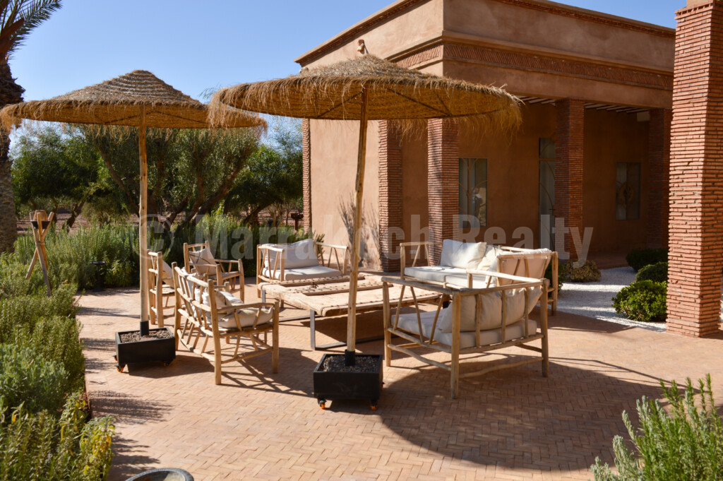 Splendide propriété de 2 hectares avec grande piscine et oliveraie