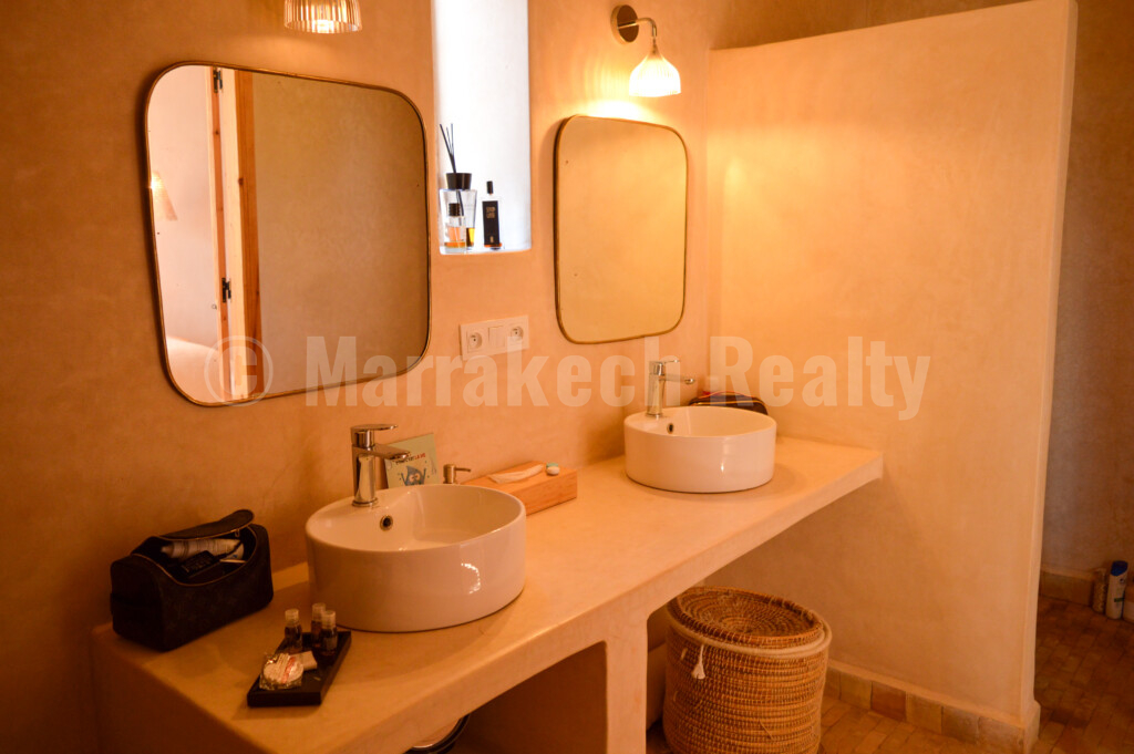 Splendide propriété de 2 hectares avec grande piscine et oliveraie