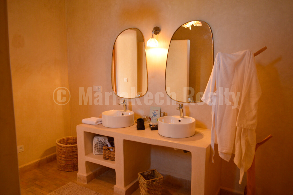 Splendide propriété de 2 hectares avec grande piscine et oliveraie