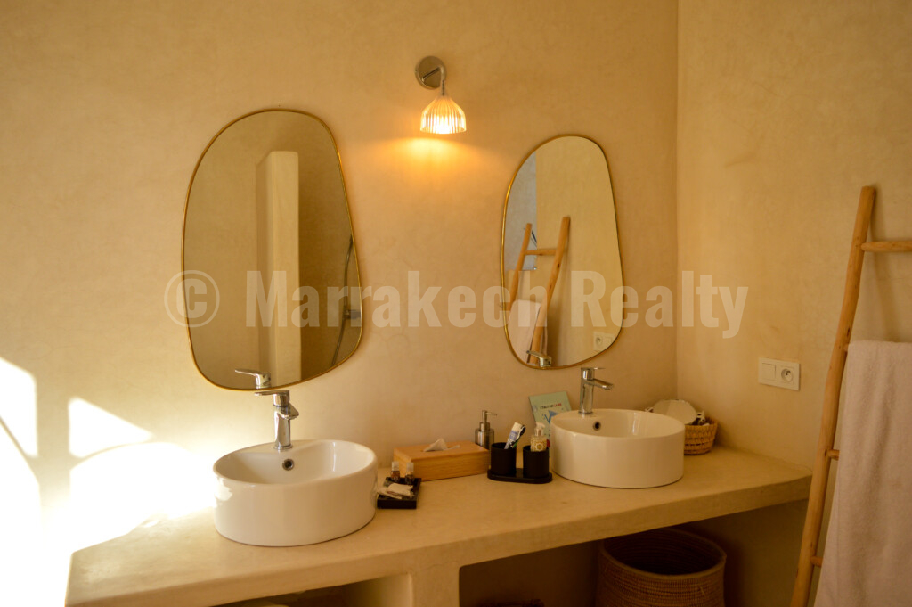 Splendide propriété de 2 hectares avec grande piscine et oliveraie