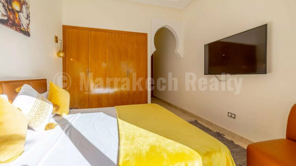 a saisir villa dans residence privee à louer en longue duree , piscine privative.