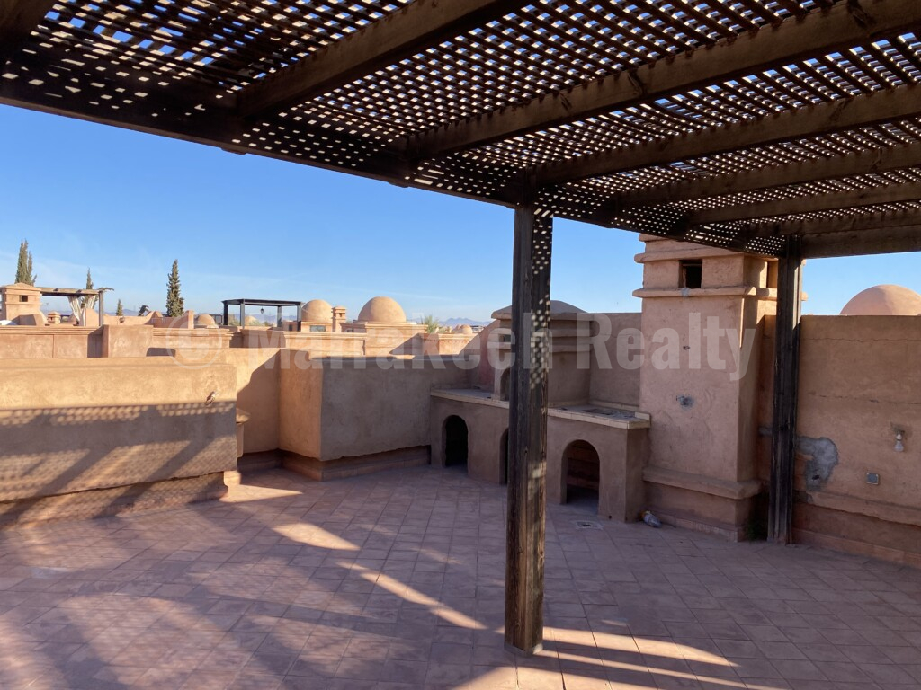 Bel appartement dans résidence sécurisée avec piscine, tout proche de Marrakech