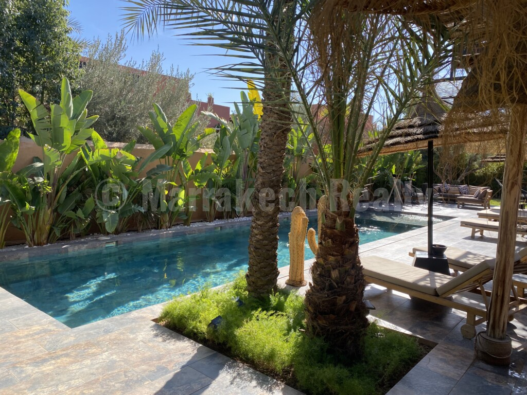 Jolie villa contemporaine de 300 m² habitable avec piscine et jardin de 1 000 m²