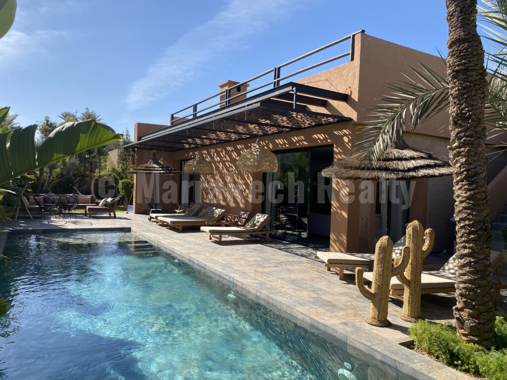 Jolie villa contemporaine de 300 m² habitable avec piscine et jardin de 1 000 m²