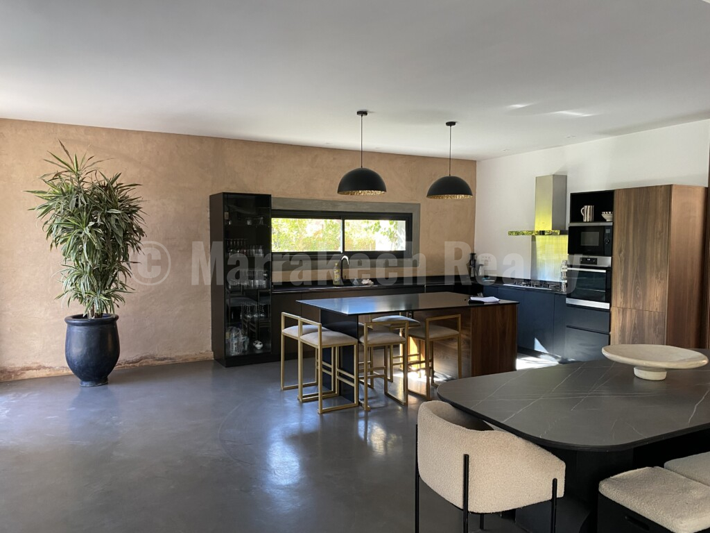 Jolie villa contemporaine de 300 m² habitable avec piscine et jardin de 1 000 m²