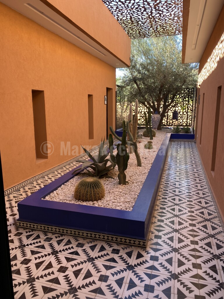 Jolie villa contemporaine de 300 m² habitable avec piscine et jardin de 1 000 m²