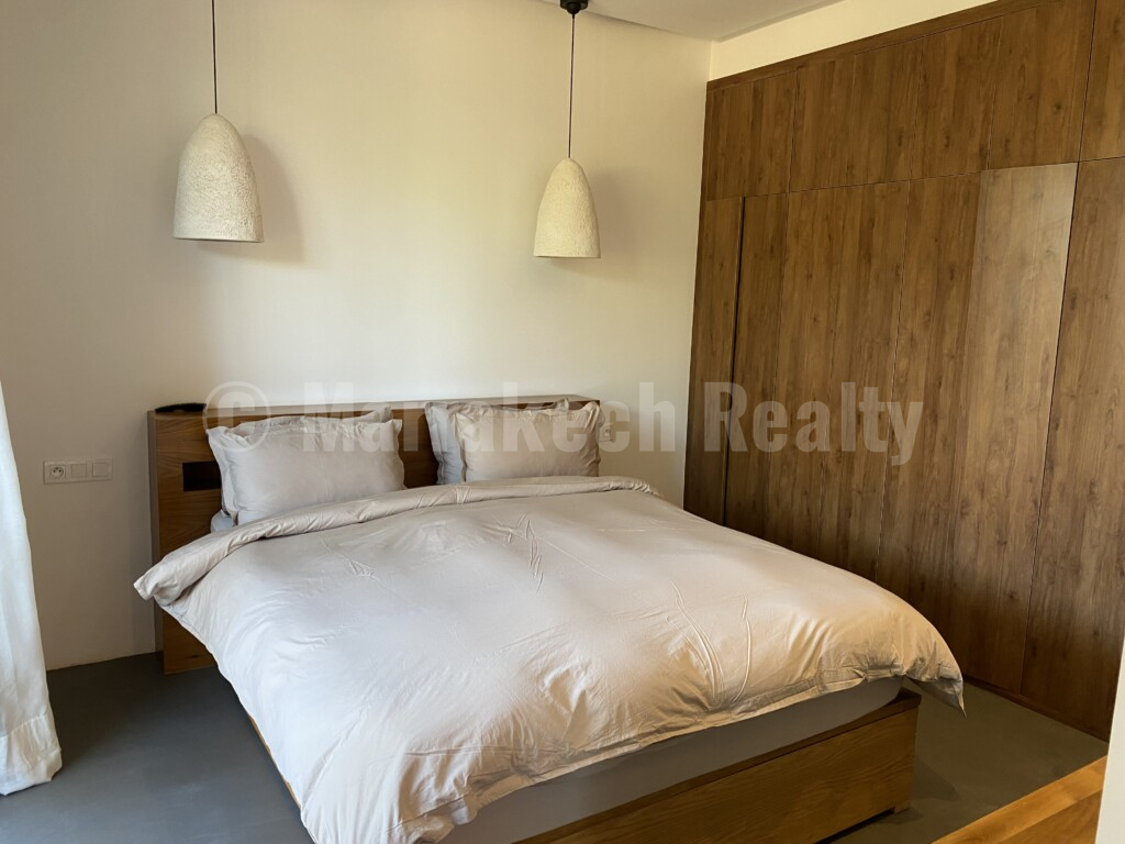 Jolie villa contemporaine de 300 m² habitable avec piscine et jardin de 1 000 m²