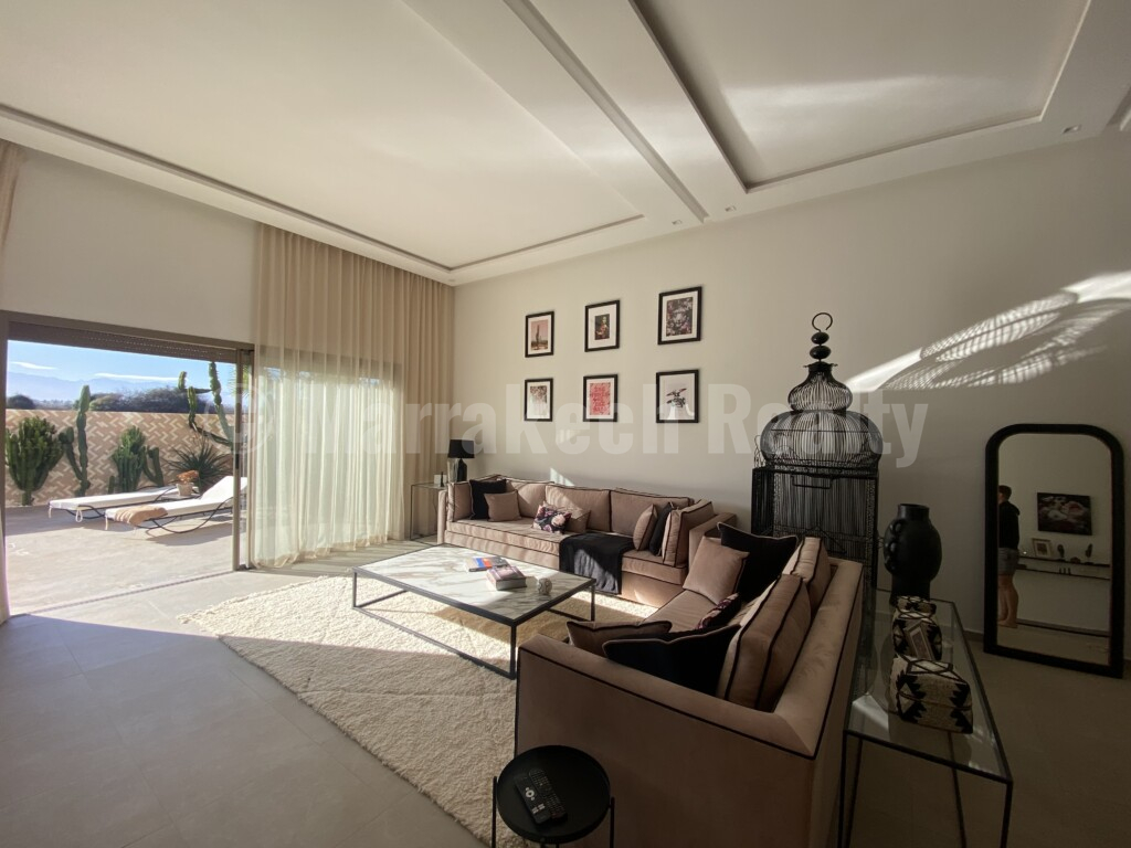 Villa contemporaine de 255 m² avec piscine, vue sur l’Atlas à 10 km du centre-ville de Marrakech