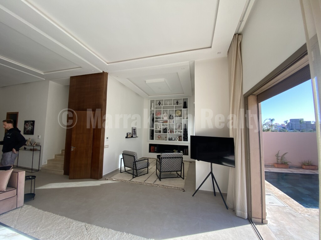 Villa contemporaine de 255 m² avec piscine, vue sur l’Atlas à 10 km du centre-ville de Marrakech
