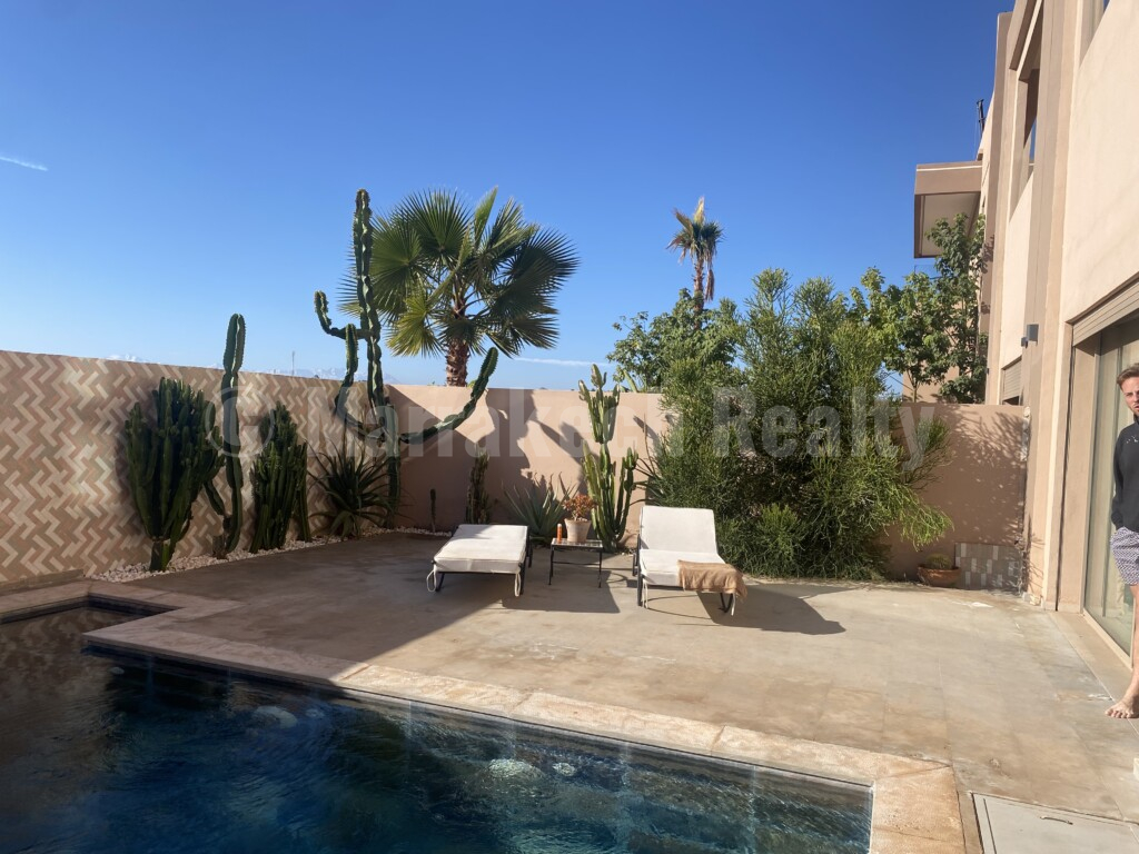 Villa contemporaine de 255 m² avec piscine, vue sur l’Atlas à 10 km du centre-ville de Marrakech