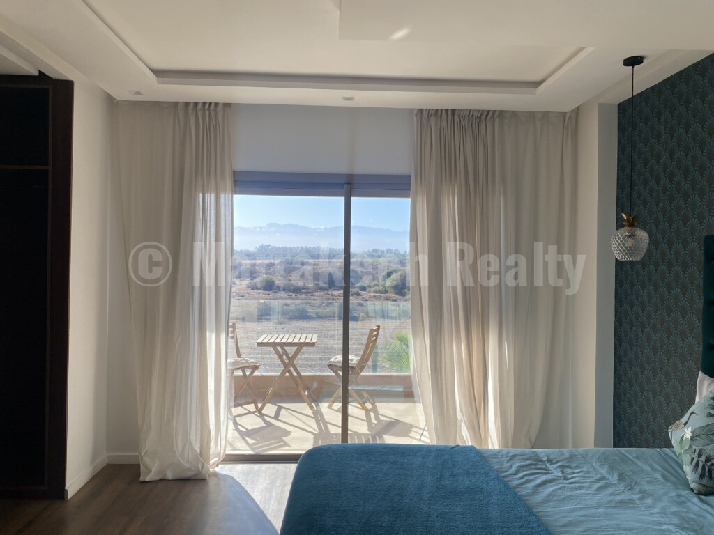 Villa contemporaine de 255 m² avec piscine, vue sur l’Atlas à 10 km du centre-ville de Marrakech