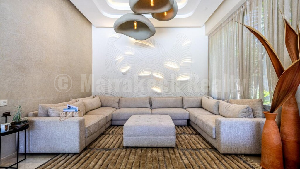 Magnificent single-storey villa, located less than 10 minutes from Marrakech, in a private residence