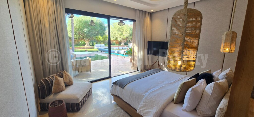 Magnificent single-storey villa, located less than 10 minutes from Marrakech, in a private residence