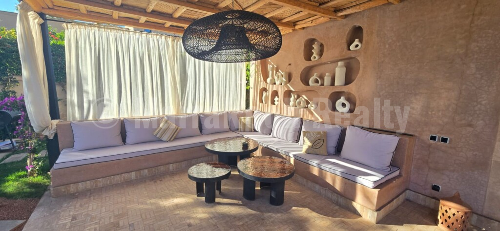 Magnificent single-storey villa, located less than 10 minutes from Marrakech, in a private residence
