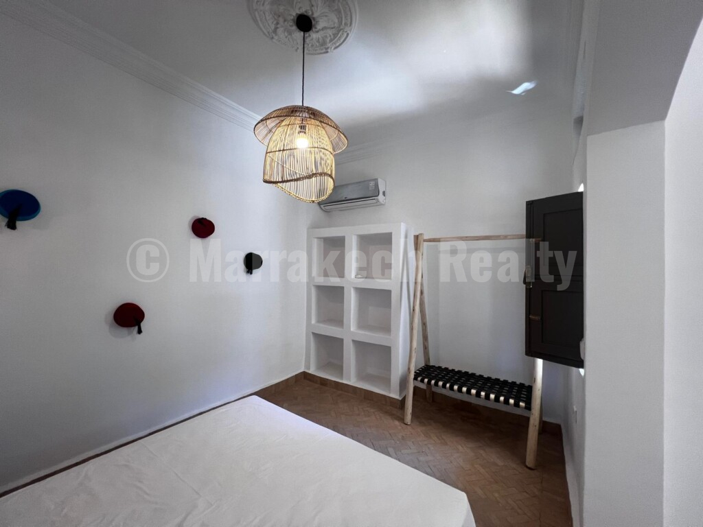 Titled riad with 5 bedrooms, sold furnished, equipped, heated swimming pool