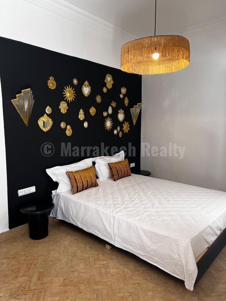 Titled riad with 5 bedrooms, sold furnished, equipped, heated swimming pool