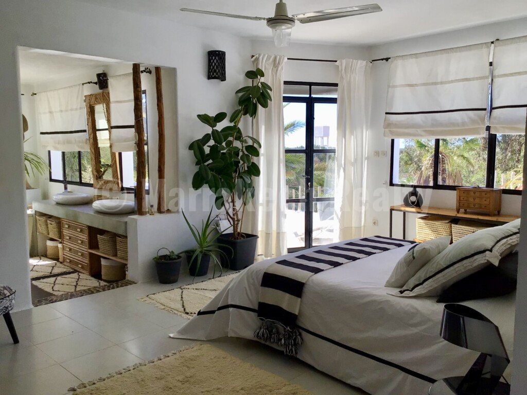 Superbe villa ferme de 5 chambres avec VNA et grande piscine