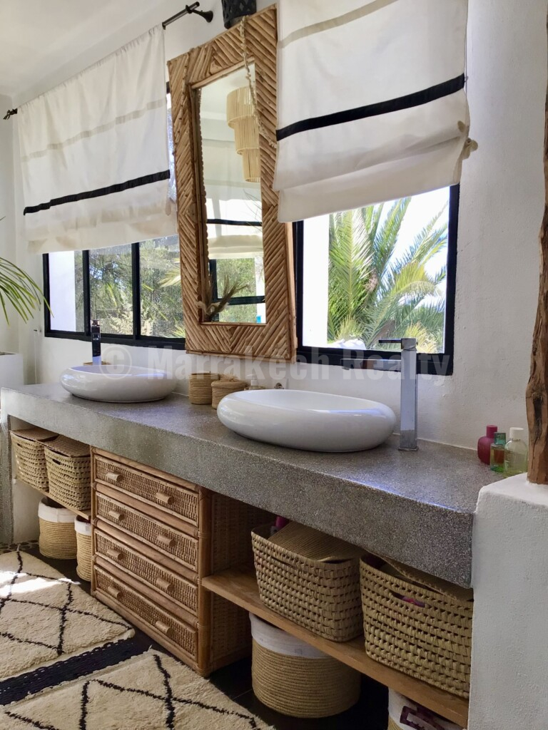 Superbe villa ferme de 5 chambres avec VNA et grande piscine