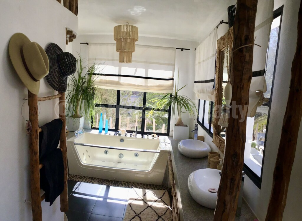 Superbe villa ferme de 5 chambres avec VNA et grande piscine