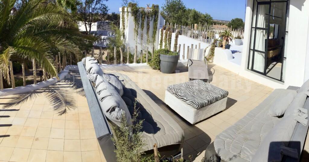 Superbe villa ferme de 5 chambres avec VNA et grande piscine