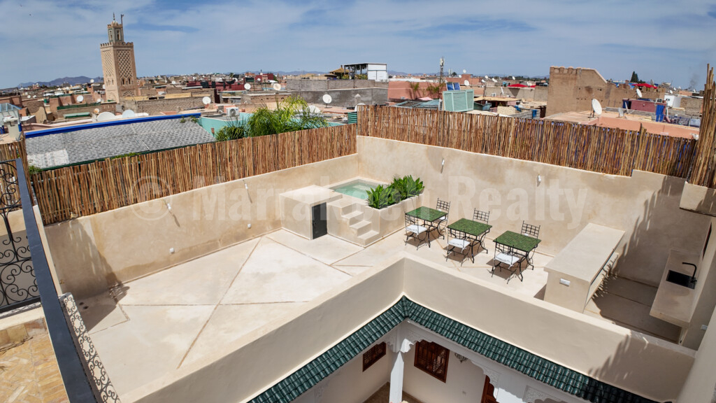 Riad with two swimming pools – 5 bedrooms – Guesthouse title and classification in progress